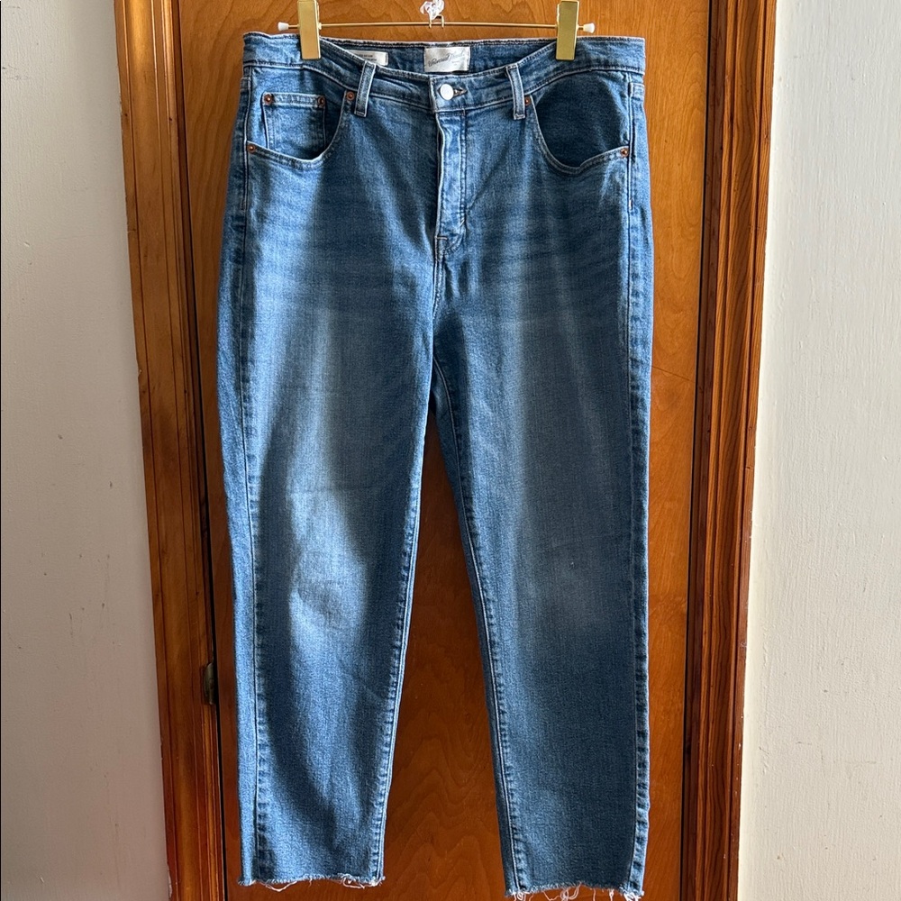 Universal Thread Women's Classic Blue Straight Jeans